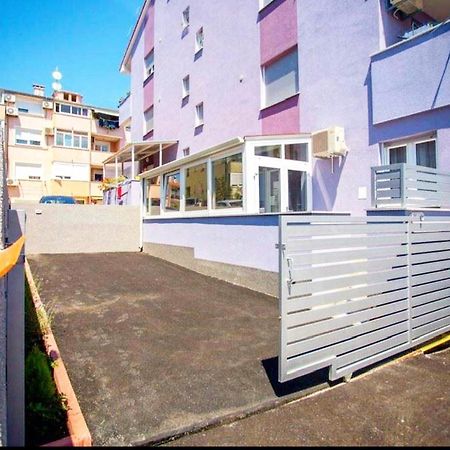 Royal Apartment Pola Esterno foto
