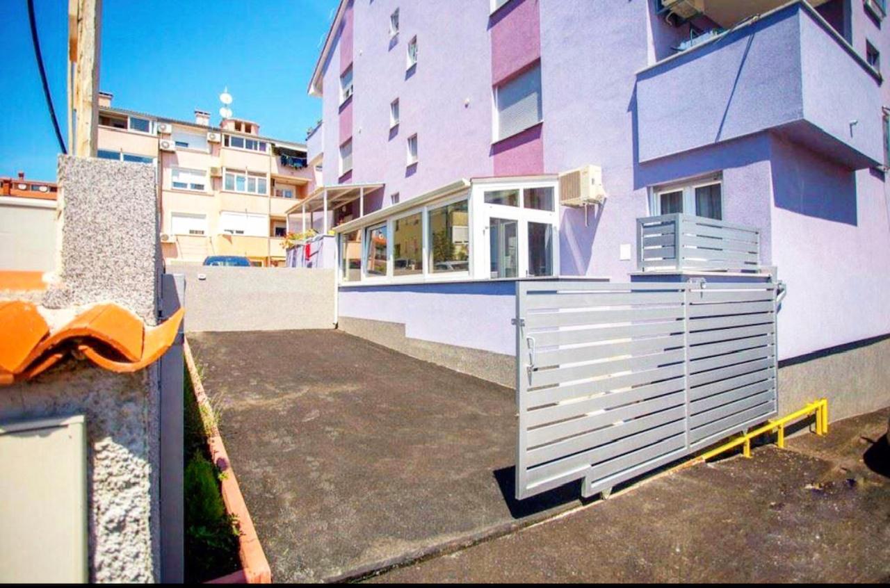 Royal Apartment Pola Esterno foto